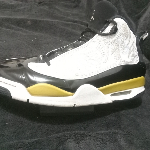 Jordans- sz.11, blk/ Metallic Gold, Wht - Picture 2 of 5